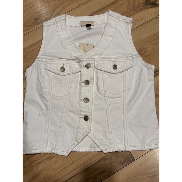 Universal Thread Jackets & Blazers - Universal Thread Women's XS White Denim Vest Sleeveless Button Front‎ NWT